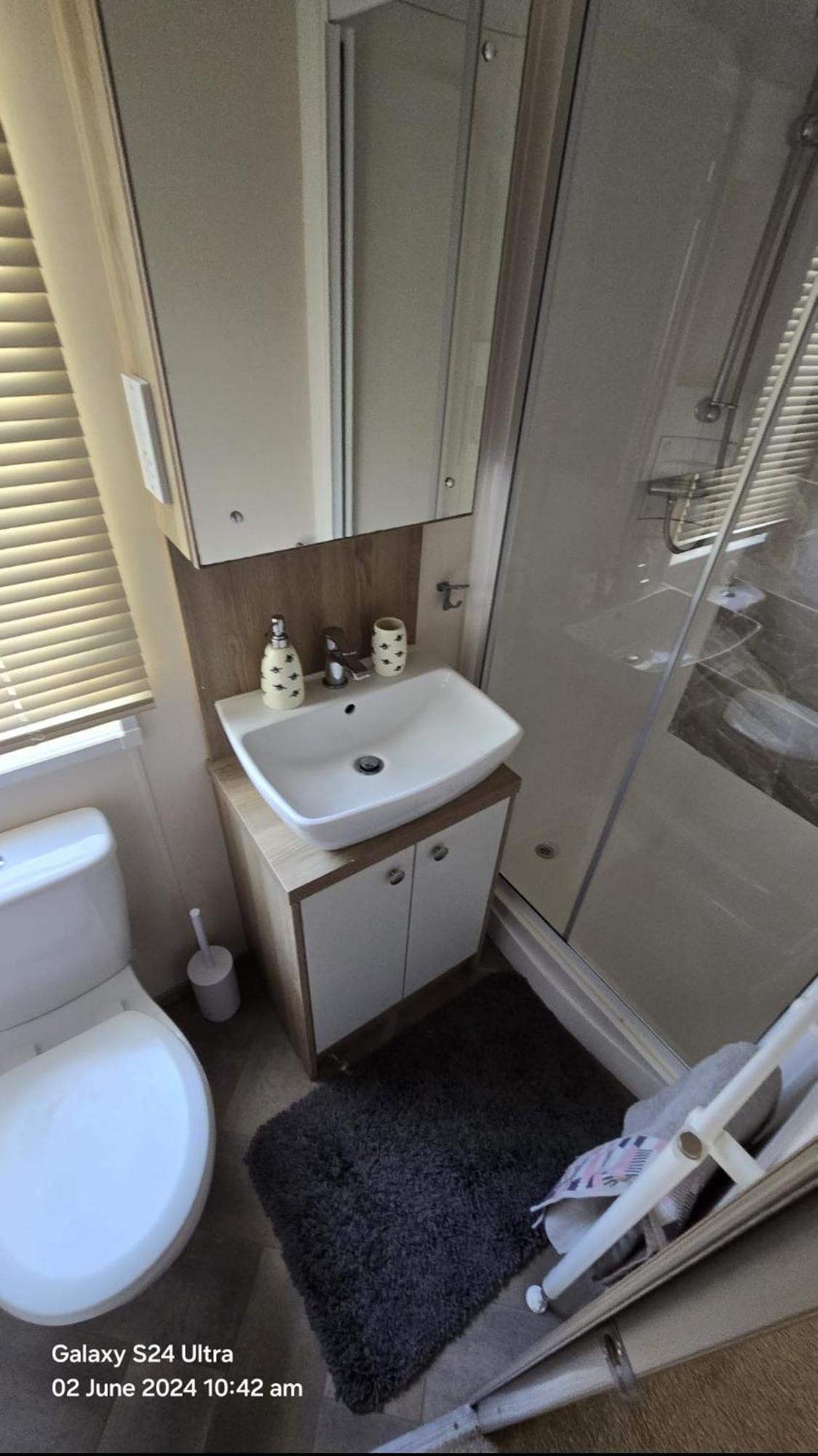 Luxury Lakeside Caravan With Hottub And Private Fishing Peg, Tattershall Lakes 외부 사진