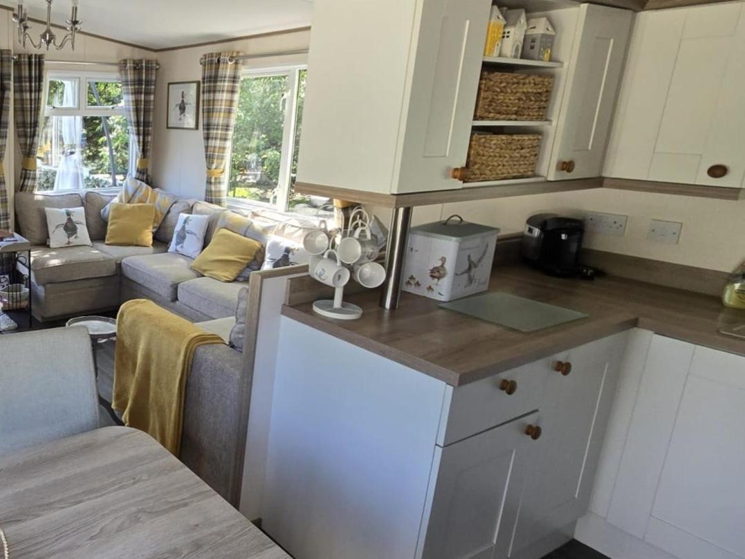 Luxury Lakeside Caravan With Hottub And Private Fishing Peg, Tattershall Lakes 외부 사진