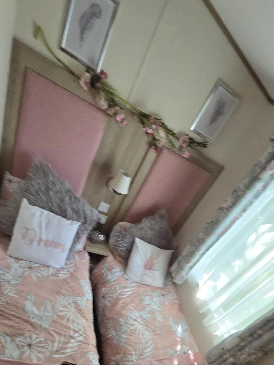 Luxury Lakeside Caravan With Hottub And Private Fishing Peg, Tattershall Lakes 외부 사진