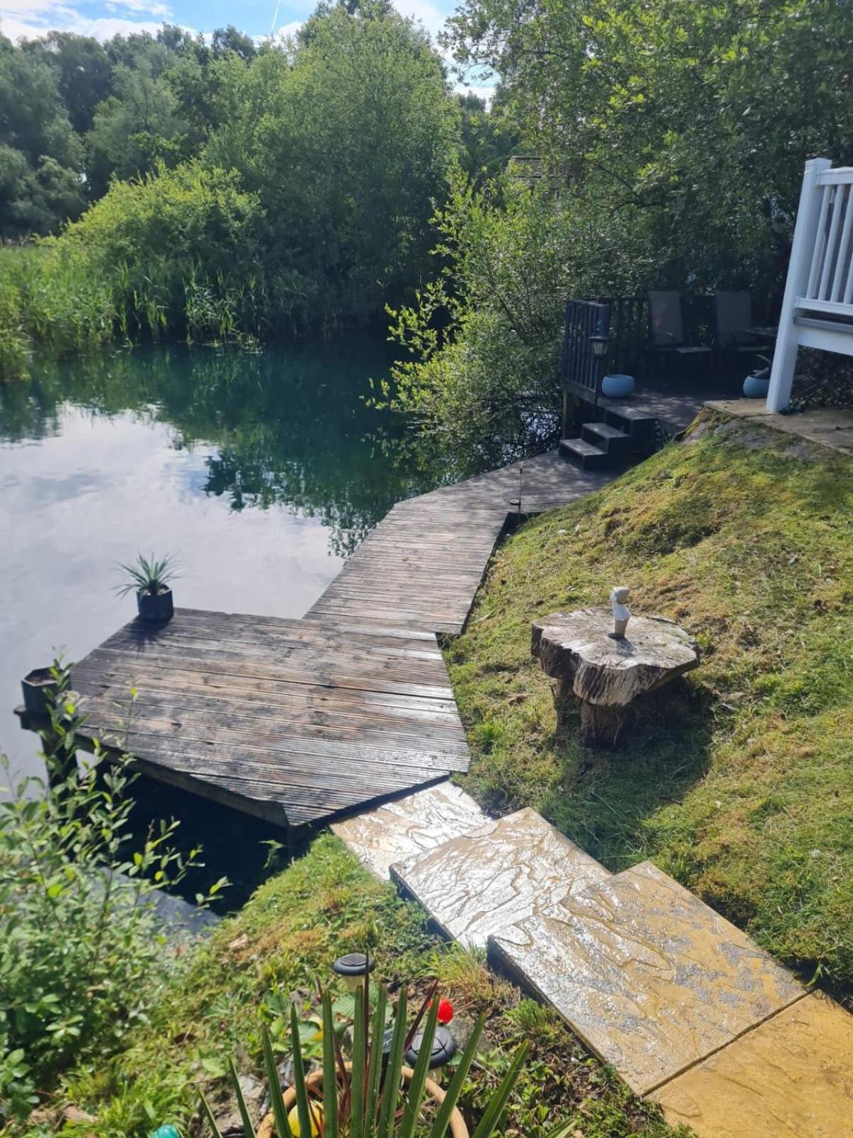 Luxury Lakeside Caravan With Hottub And Private Fishing Peg, Tattershall Lakes 외부 사진